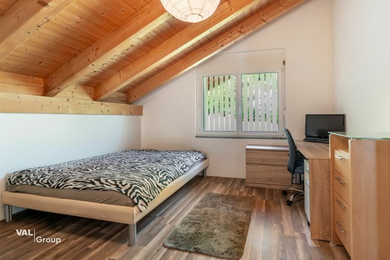 Wohnen mit Platz und Ruhe: Familienhaus in Niedergampel (8)