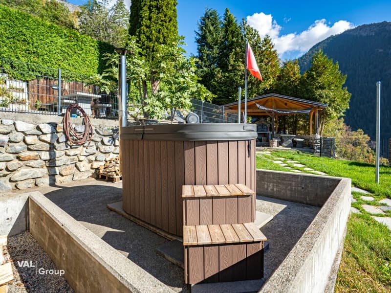 Seltenes Bijou über dem Rhonetal: Off-Grid-Chalet mit Traumaussicht (13)