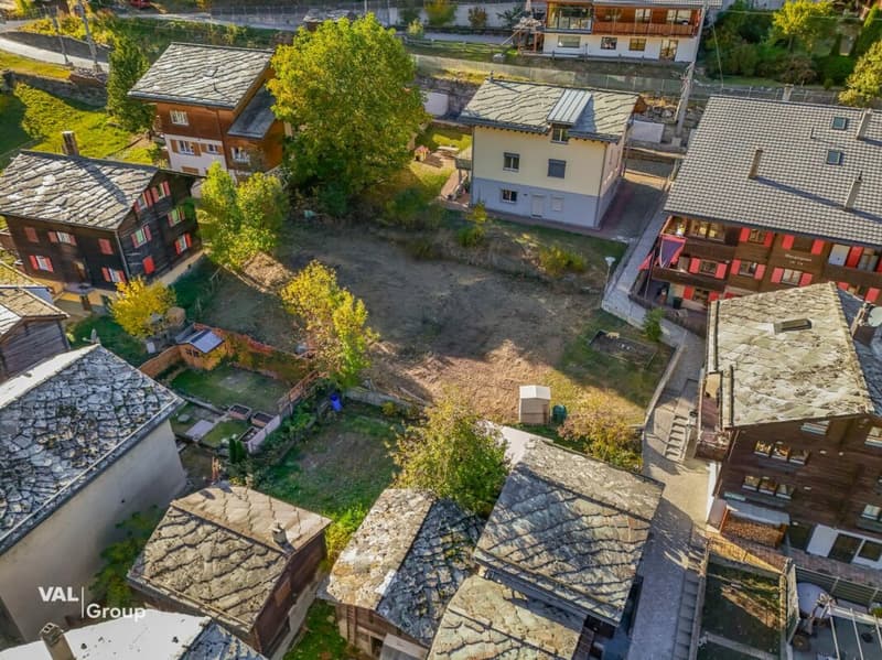 Bauland mit Perspektive im Herzen des Mattertals (2)