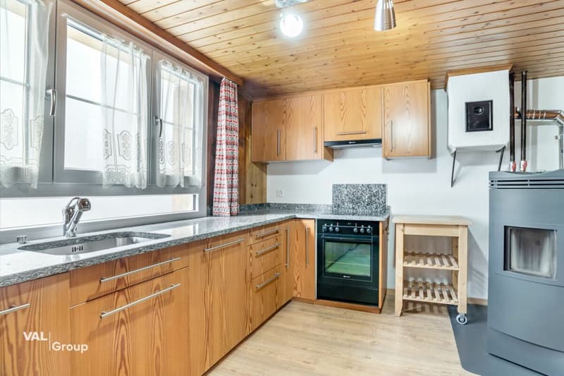 Renovierte Wohnung mit zusätzlicher Altwohnung und Ausbaupotenzial (2)