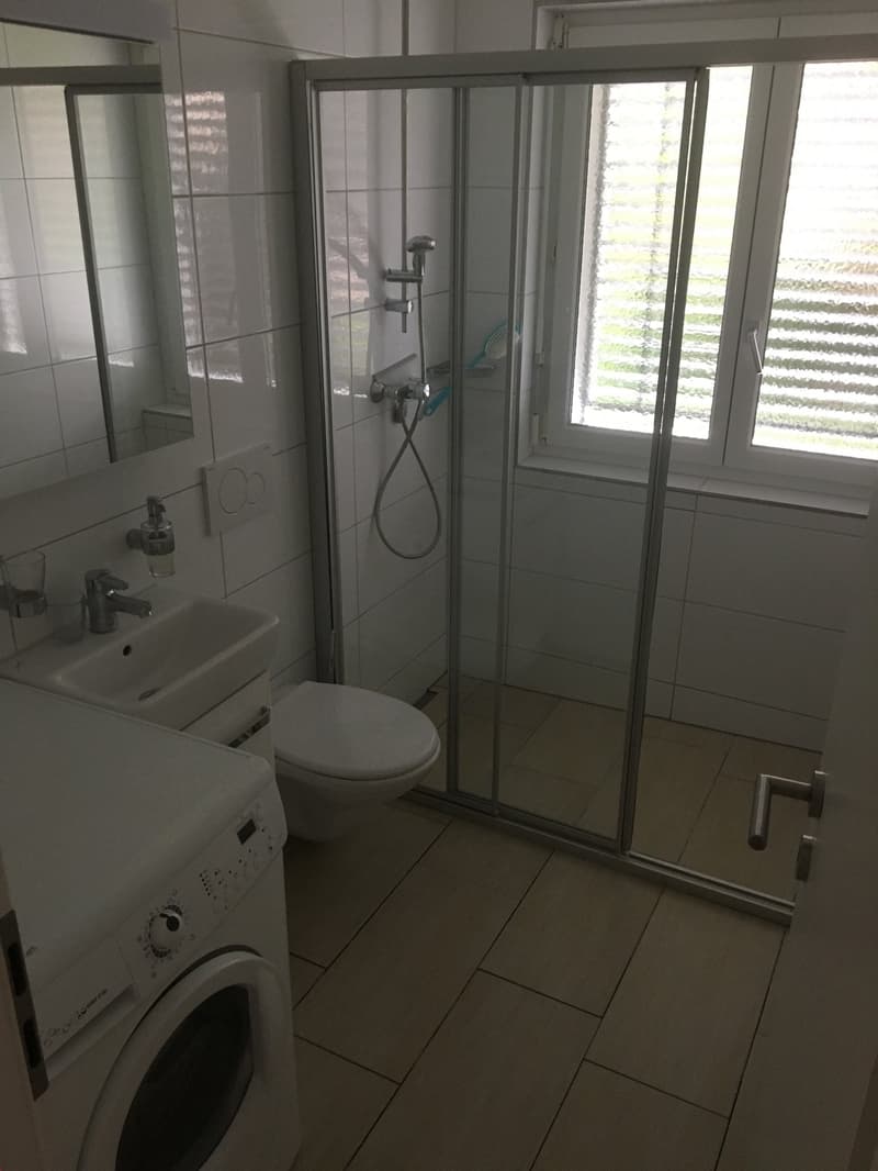 Gemütliche 2.5-Zimmer-Wohnung in ruhiger Lage in Suhr (11)