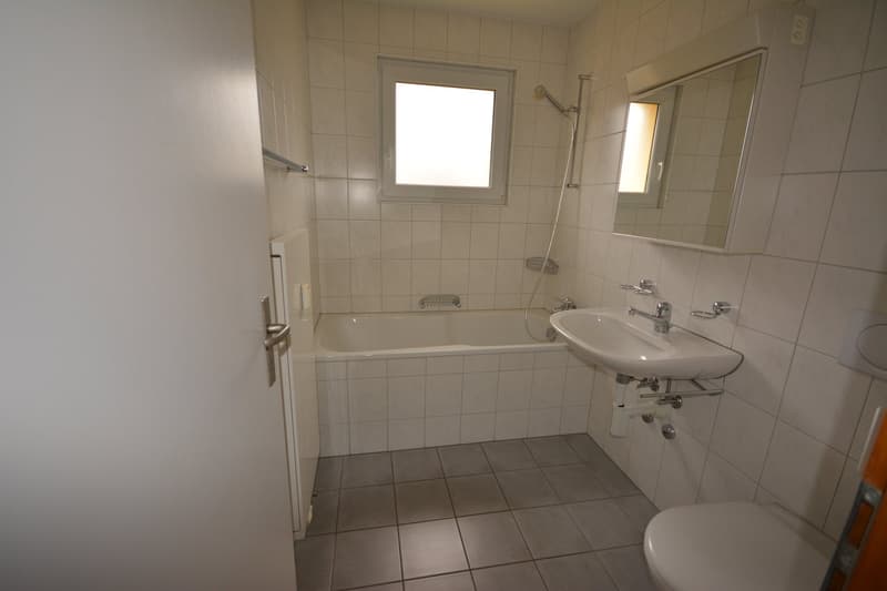 Helle 3.5-Zimmer-Wohnung mit Balkon in Lyssach – sofort verfügbar! (5)