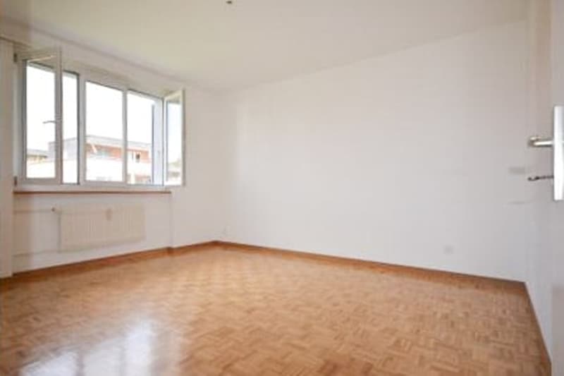 Incantevole appartamento di 3 locali con balcone a Ostermundigen (6)