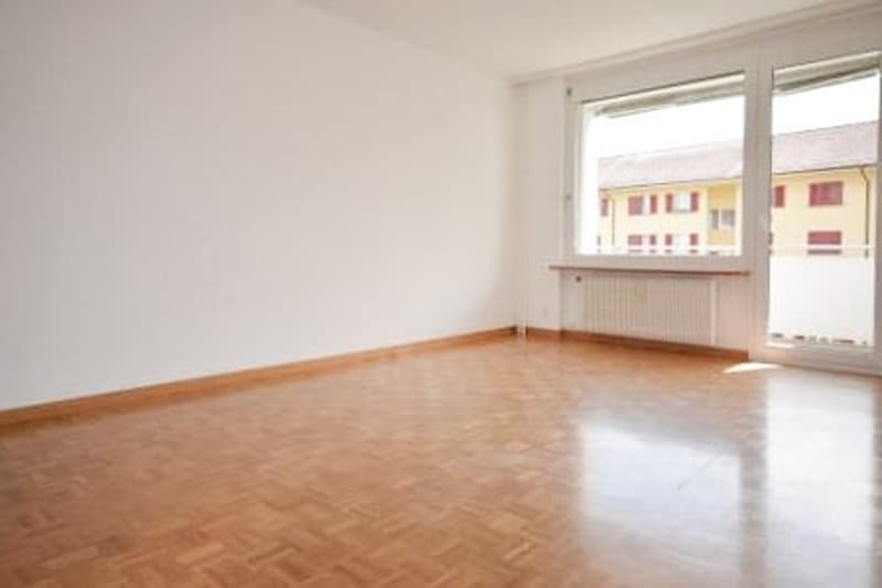 Incantevole appartamento di 3 locali con balcone a Ostermundigen (7)