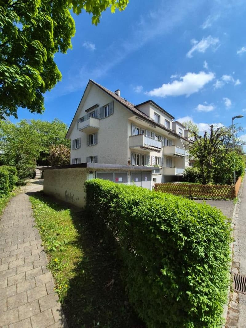 Charmante 3-Zimmer-Dachwohnung in Bern-Bümpliz – sofort verfügbar (2)