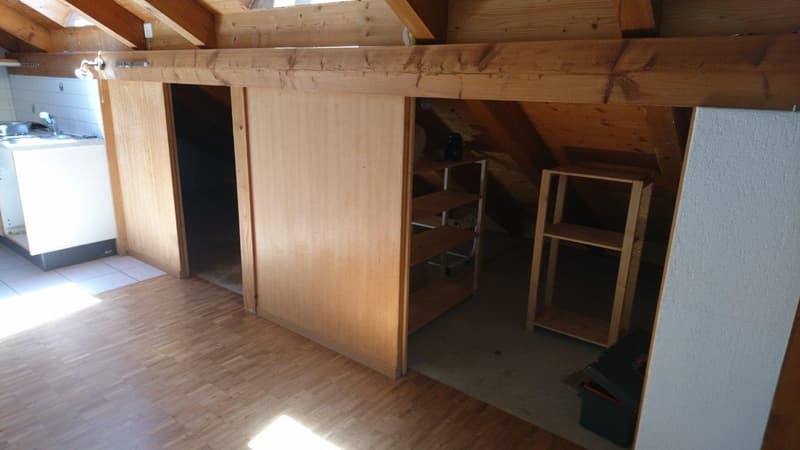Charmante 4.5-Zimmer-Dachwohnung Heggidorn – Ruhige Lage mit herrlichem Ausblick (37)