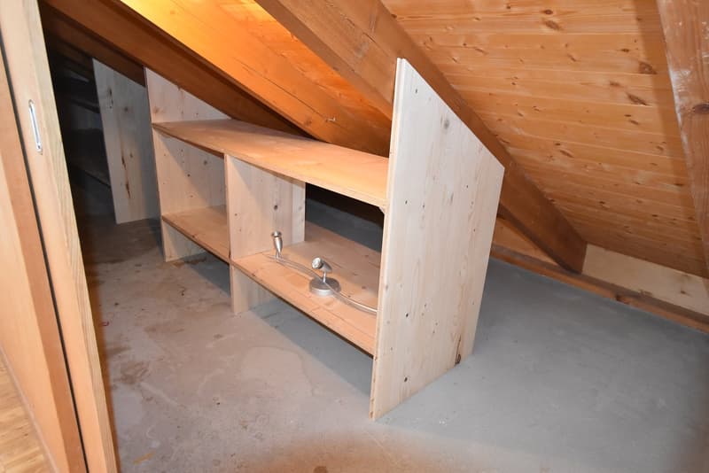 Charmante 4.5-Zimmer-Dachwohnung Heggidorn – Ruhige Lage mit herrlichem Ausblick (18)
