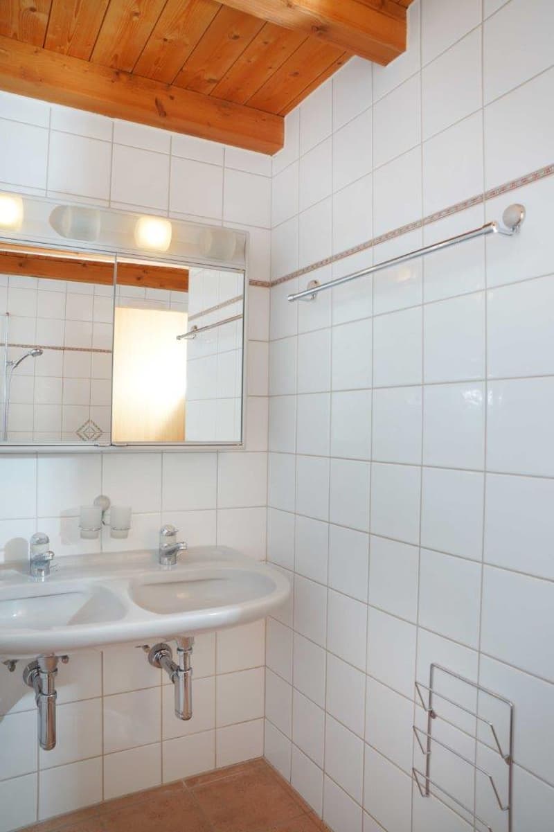Charmante 4.5-Zimmer-Dachwohnung Heggidorn – Ruhige Lage mit herrlichem Ausblick (7)