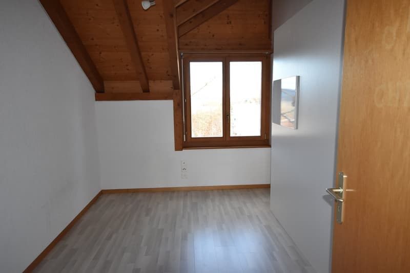 Charmante 4.5-Zimmer-Dachwohnung Heggidorn – Ruhige Lage mit herrlichem Ausblick (23)