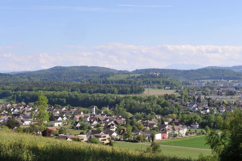 Sicht über Möriken mit der Primarschule und dem Kindergarten