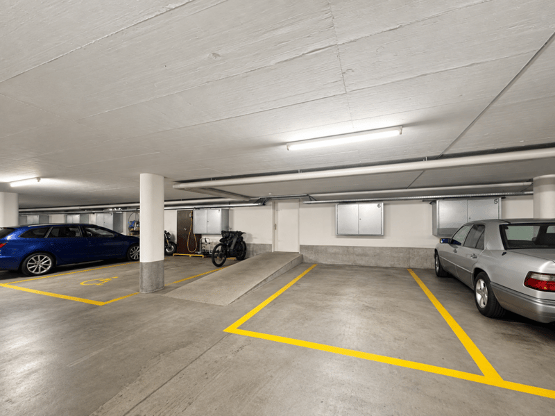 Autoeinstellhallen-Parkplatz Nr. 6