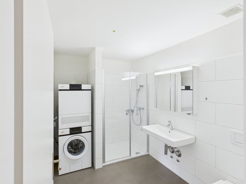 Modern 3.5-room apartment with loggia in the heart of Wil (7)