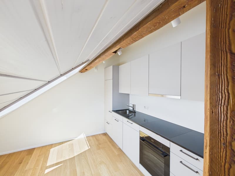 Charmant appartement de 1,5 pièces dans un immeuble ancien au 5e étage à Wil SG – situation calme avec belle vue (1)