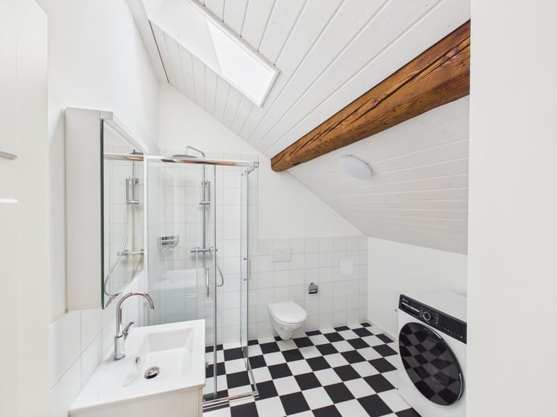Charmant appartement de 1,5 pièces dans un immeuble ancien au 5e étage à Wil SG – situation calme avec belle vue (4)