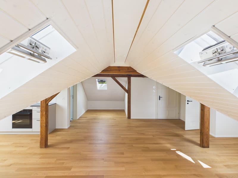 Charmant appartement de 1,5 pièces dans un immeuble ancien au 5e étage à Wil SG – situation calme avec belle vue (2)