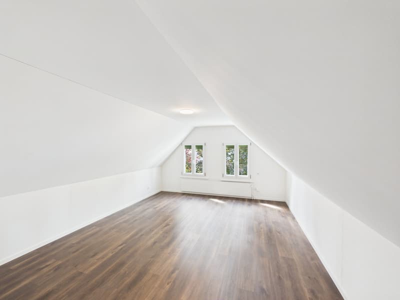 Charming 3.5-room attic apartment in Romanshorn – available immediately! (3)