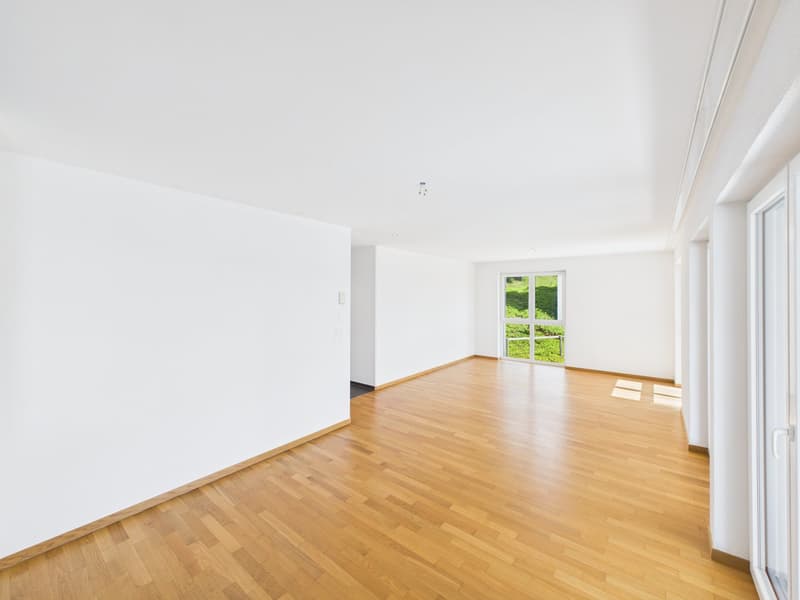 Helle 4.5-Zimmer-Wohnung mit Balkon in Eggersriet – sofort verfügbar! (3)