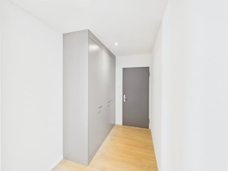 Moderne 2.5-Zimmerwohnung mit 14m2 Balkon (7)