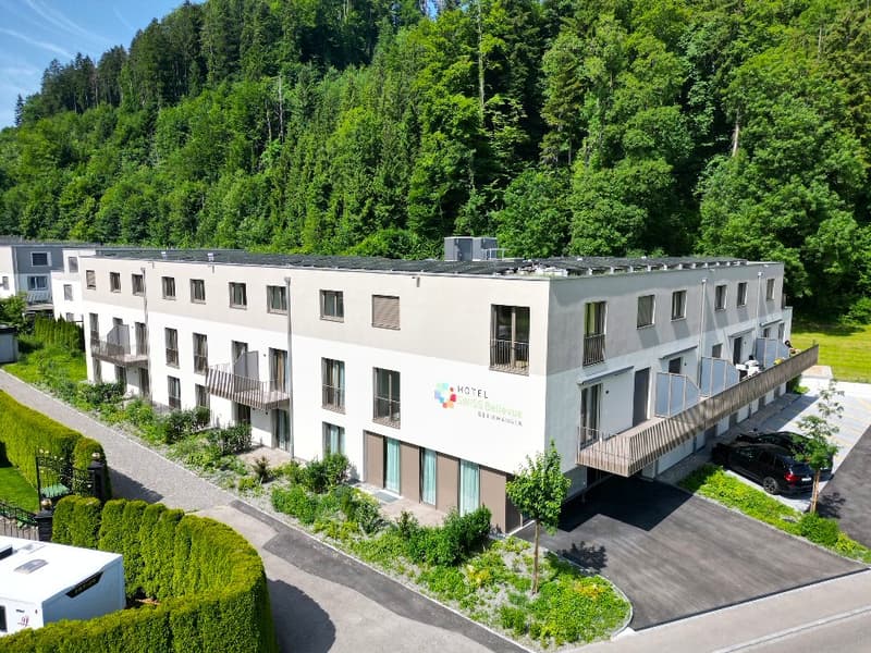 Moderne 2.5-Zimmerwohnung mit 14m2 Balkon (4)