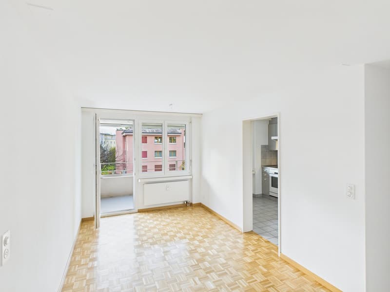 Sonnige 4.5-Zimmer-Wohnung mit Balkon in Arbon (4)