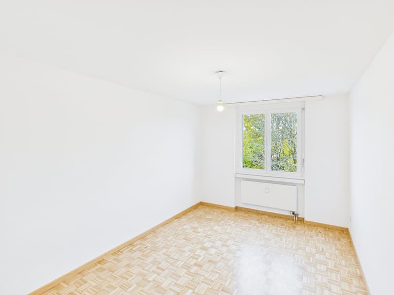 Sonnige 4.5-Zimmer-Wohnung mit Balkon in Arbon (5)