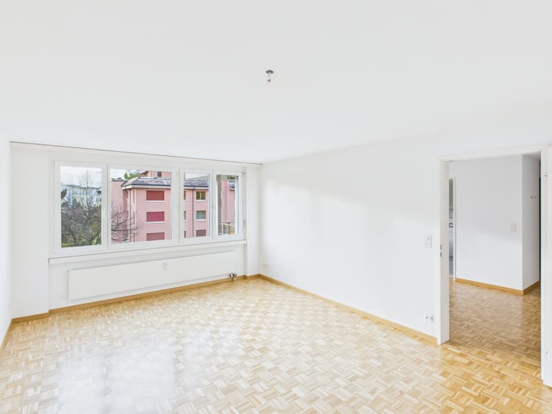 Sonnige 4.5-Zimmer-Wohnung mit Balkon in Arbon (3)