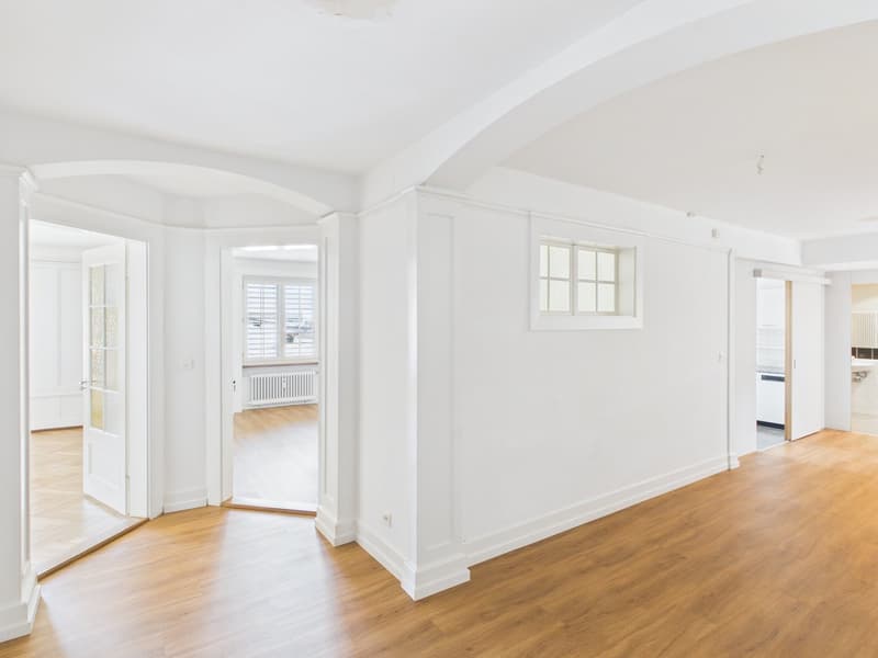 Charmante 4.5-Zimmer-Altbauwohnung mit Balkon im Herzen von St. Gallen (2)