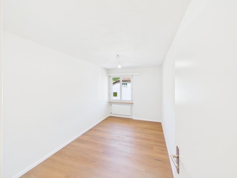 Helle und renovierte 4.5-Zimmerwohnung mit Balkon (9)