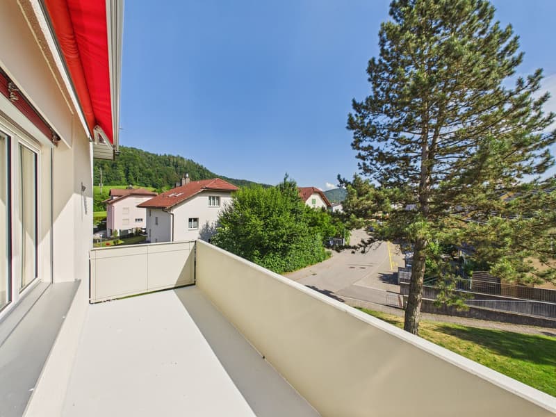 Helle und renovierte 4.5-Zimmerwohnung mit Balkon (12)