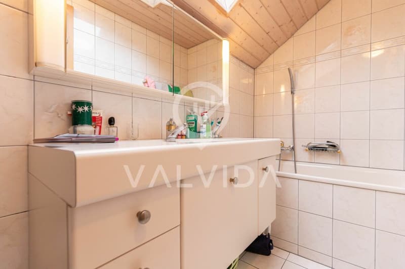 Appartement en mansarde attractif de 4,5 pièces dans un emplacement central (5)