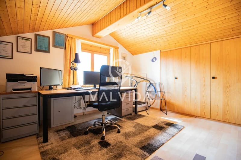 Incantevole appartamento duplex 3.5 locali con vista imprenabile ad Albinen (9)