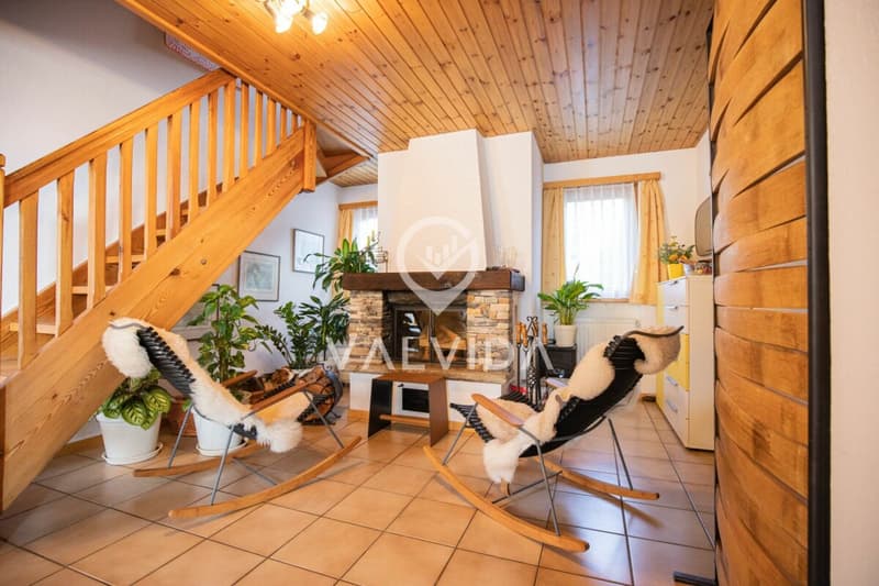 Incantevole appartamento duplex 3.5 locali con vista imprenabile ad Albinen (5)