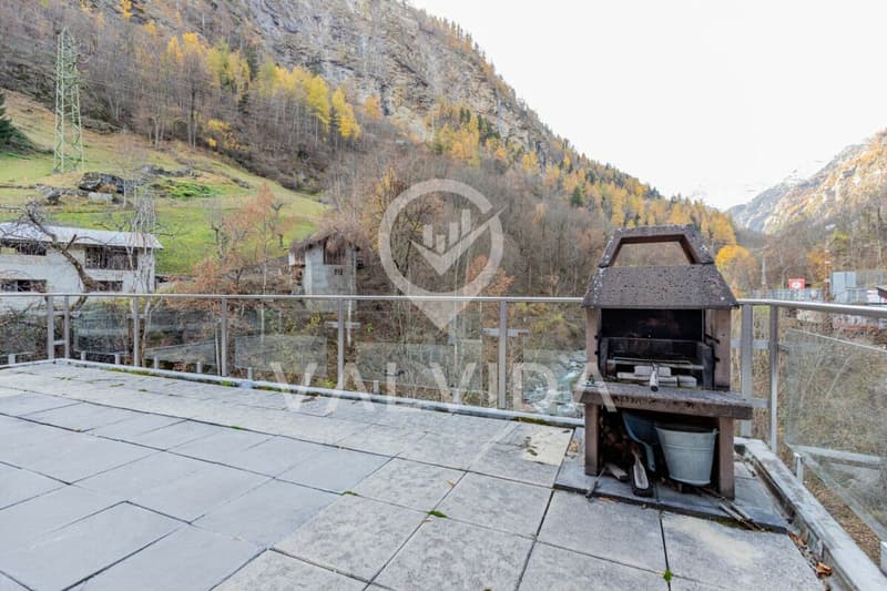 Immeuble polyvalent avec potentiel d'extension dans un quartier calme de Kalpetran (12)