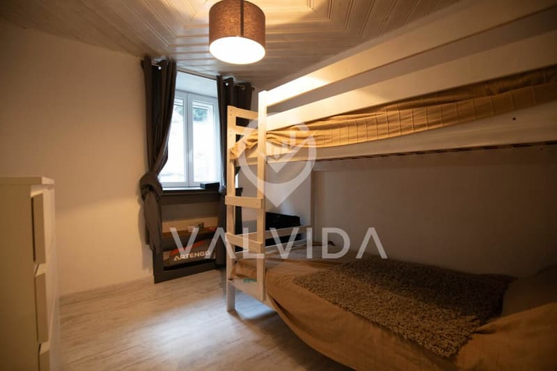 Immeuble polyvalent avec potentiel d'extension dans un quartier calme de Kalpetran (8)
