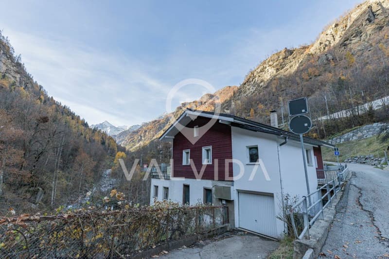 Immeuble polyvalent avec potentiel d'extension dans un quartier calme de Kalpetran (34)