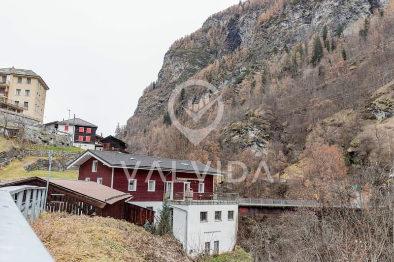 Immeuble polyvalent avec potentiel d'extension dans un quartier calme de Kalpetran (30)