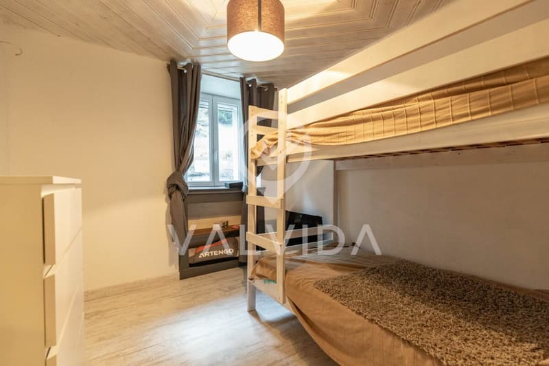 Immeuble polyvalent avec potentiel d'extension dans un quartier calme de Kalpetran (9)