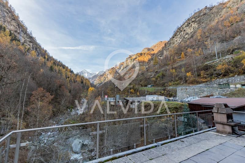 Immeuble polyvalent avec potentiel d'extension dans un quartier calme de Kalpetran (11)
