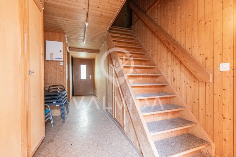Immeuble polyvalent avec potentiel d'extension dans un quartier calme de Kalpetran (15)