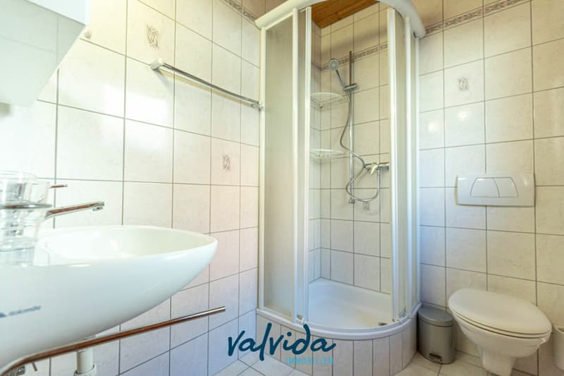 Living where others vacation - 5-room chalet with panorama in Feschel (8)