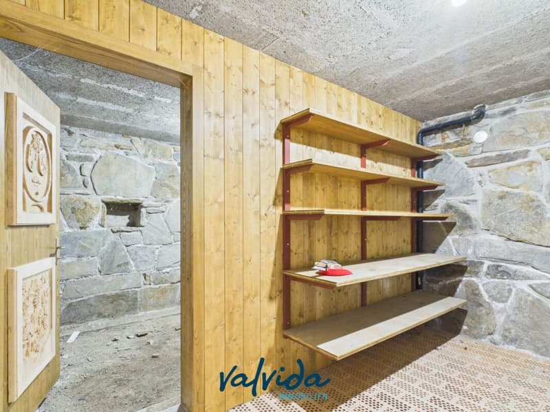 Maison à deux familles conviviale avec potentiel de développement à Staldenried (24)