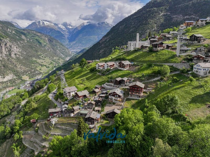 Maison à deux familles conviviale avec potentiel de développement à Staldenried (26)