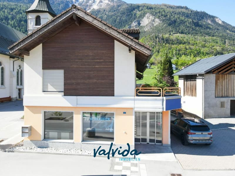 Residential & Commercial Building in Agarn with 5.5-Room Apartment, Retail Space & 1'100 m² Plot (13)