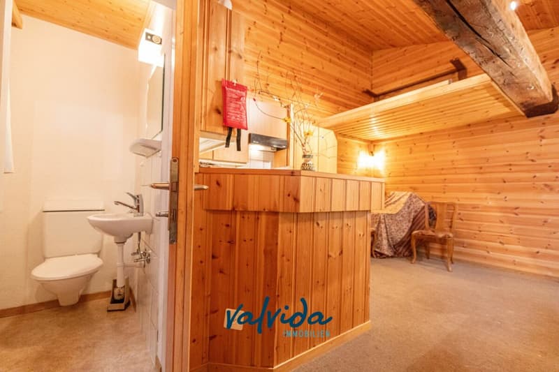 Charming residential unit with 3 apartments in an idyllic location in Ernen (12)