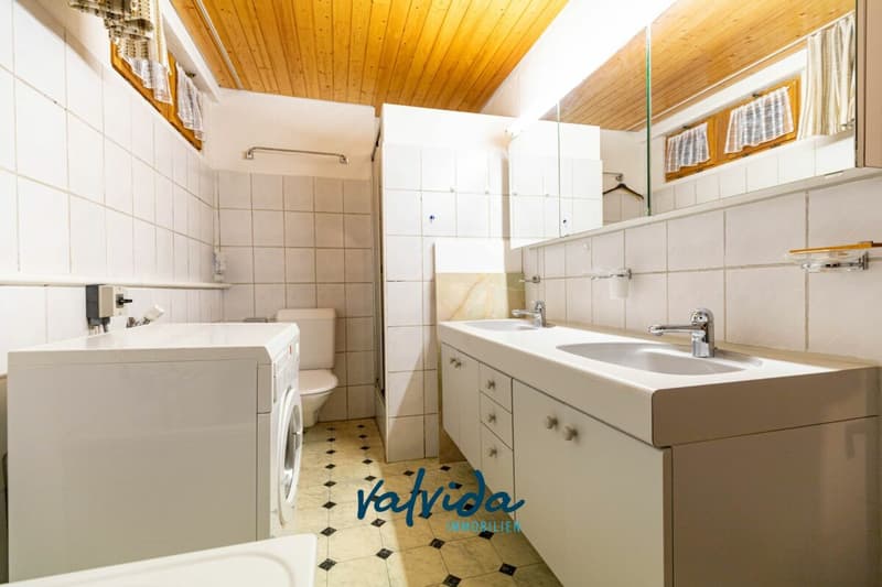 Charming residential unit with 3 apartments in an idyllic location in Ernen (13)