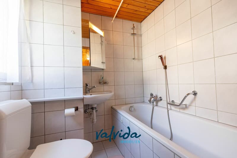 Charming residential unit with 3 apartments in an idyllic location in Ernen (8)