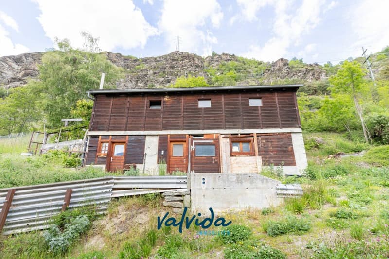 Economic building with stable and separate barn above Stalden in a quiet location (2)