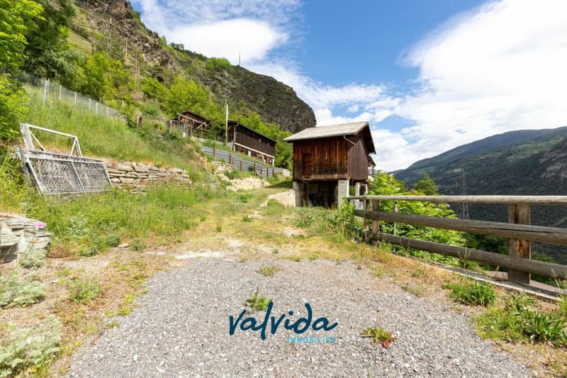 Economic building with stable and separate barn above Stalden in a quiet location (12)