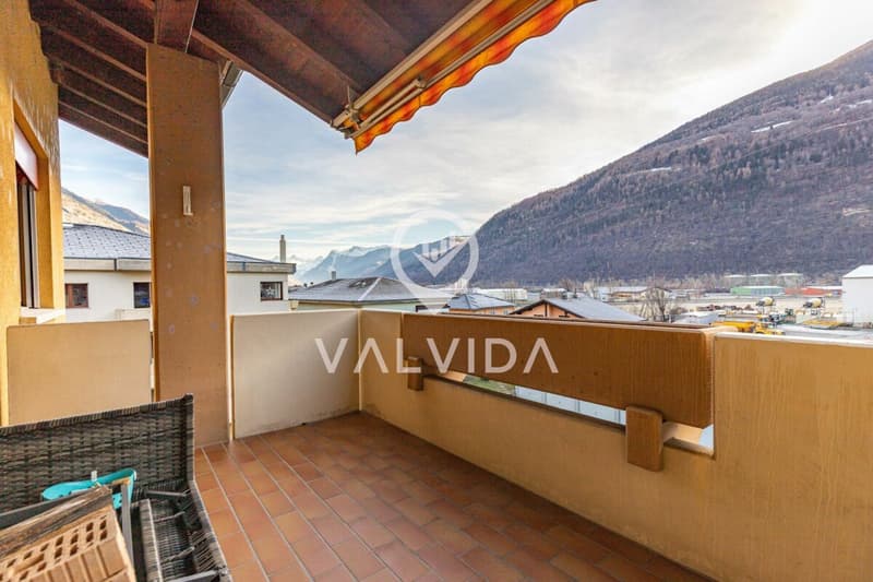 Top Deal: 4.5-Room Apartment with 2 Balconies, Garage & Guest Toilet (10)