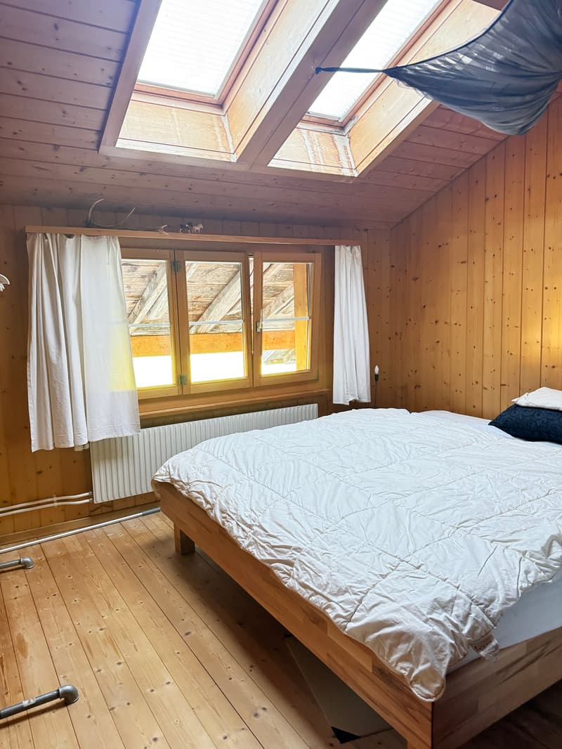 Arrive, feel good – semi-detached house with building land reserve in Hofstetten near Brienz (13)